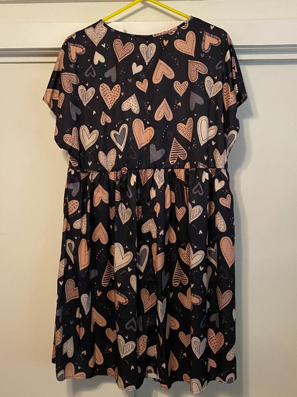 Really cute black, empire style dress, covered w/hearts, size 0XL* - Picture 7 of 9